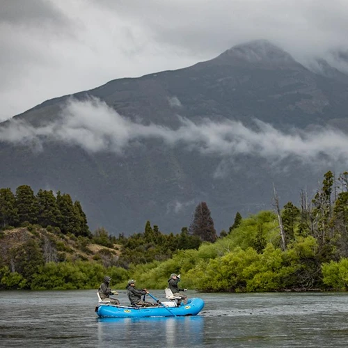 Flotada de pesca en aguas de Trevelin y Esquel
